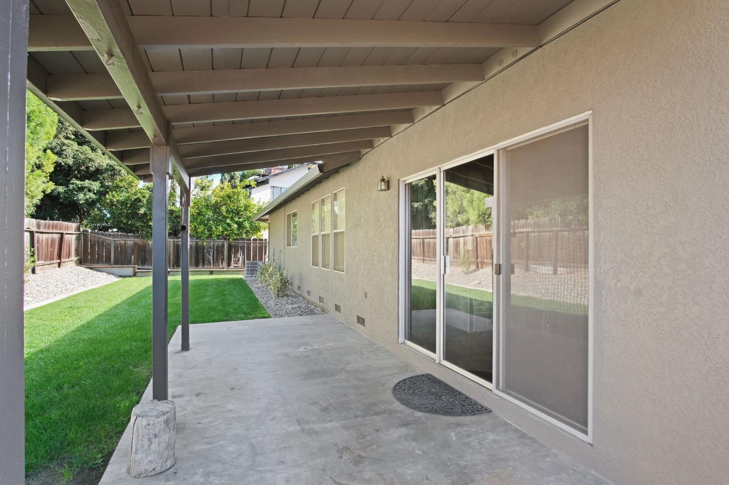 3425 Woodbine Dr, Modesto, CA 95355