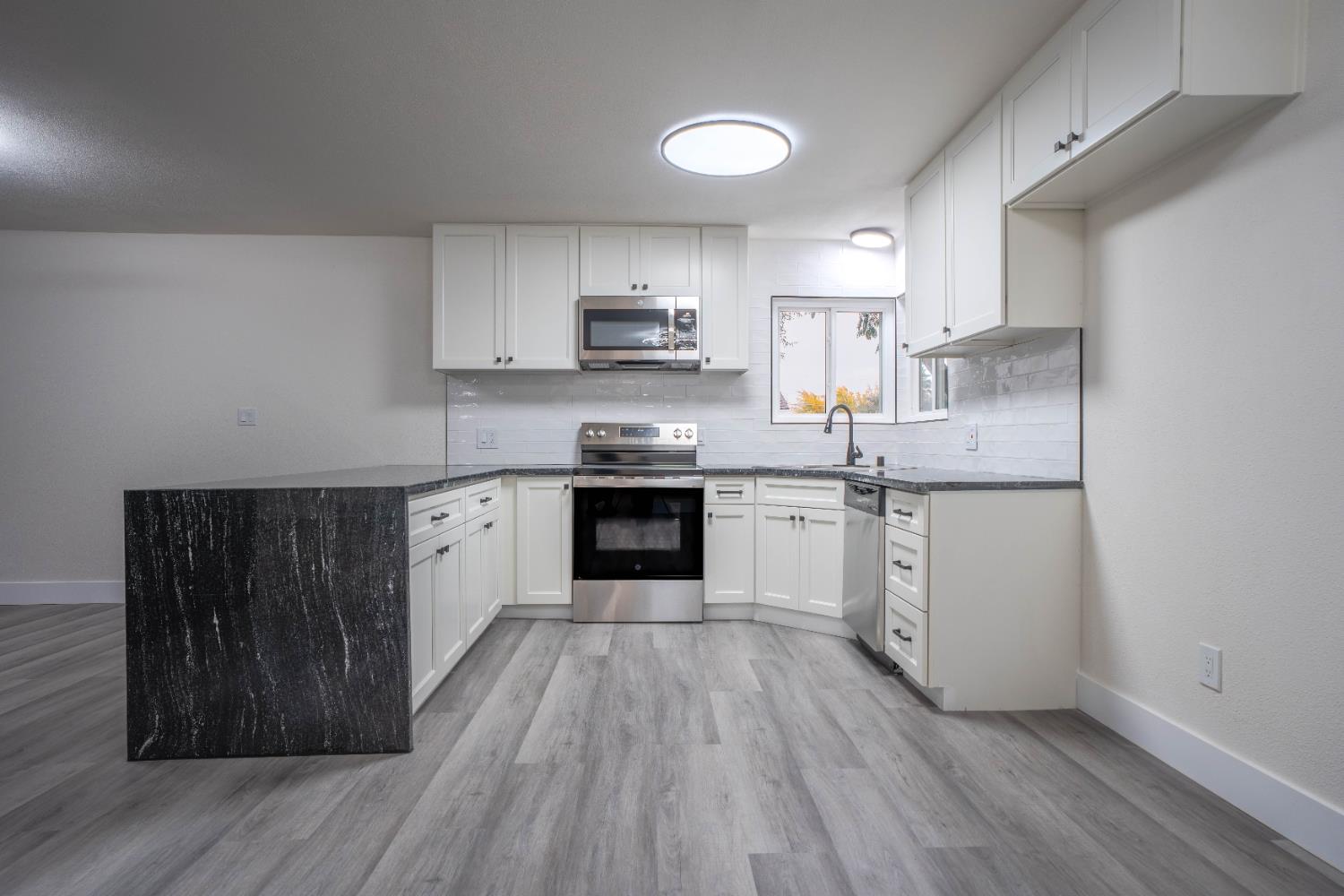 1418 Cypress Ave, Modesto, CA 95350