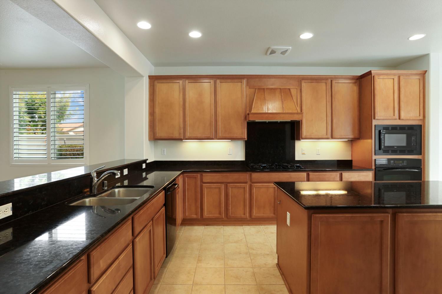 1709 Fox Trot Way, Manteca, CA 95336