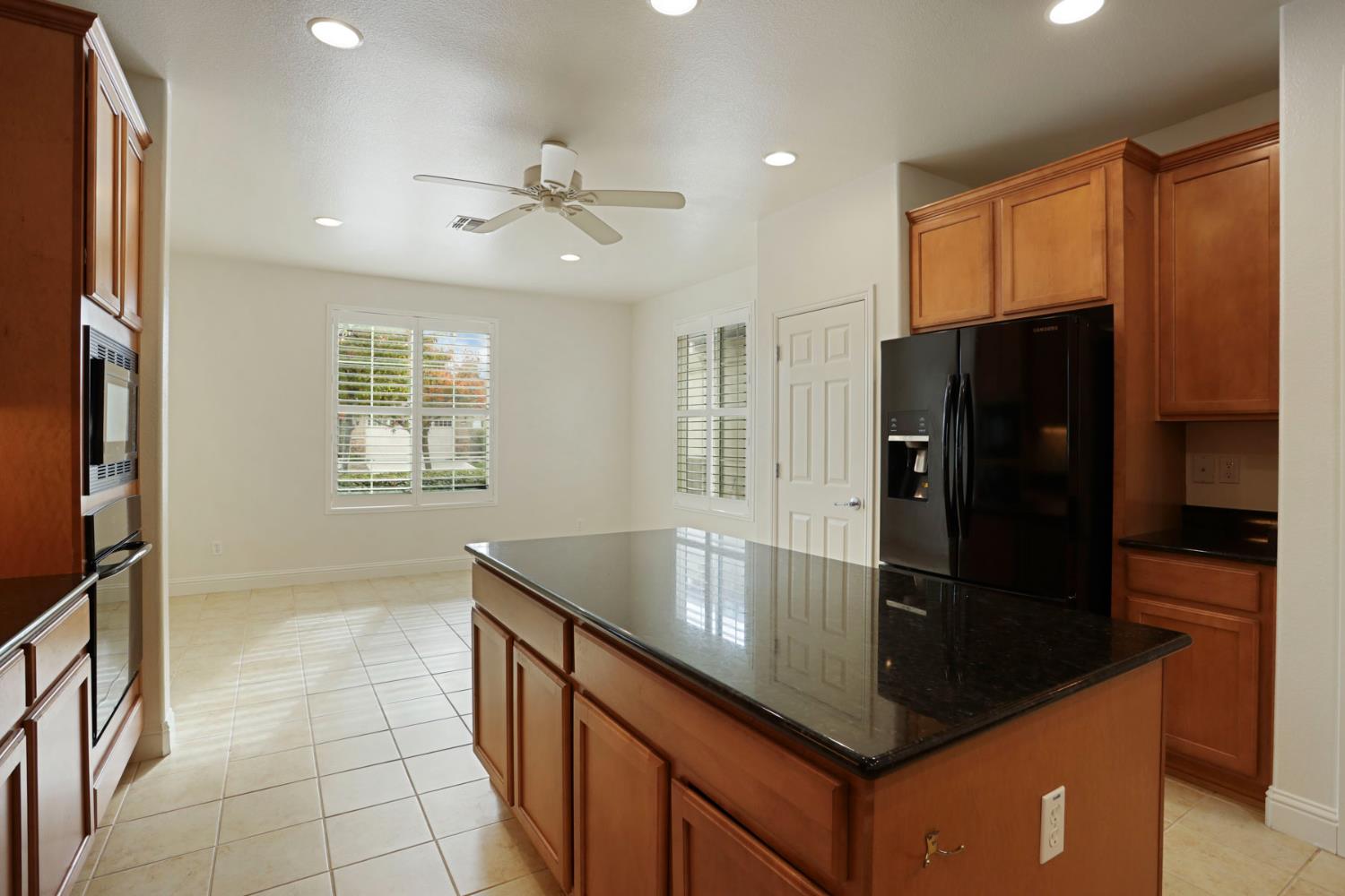 1709 Fox Trot Way, Manteca, CA 95336