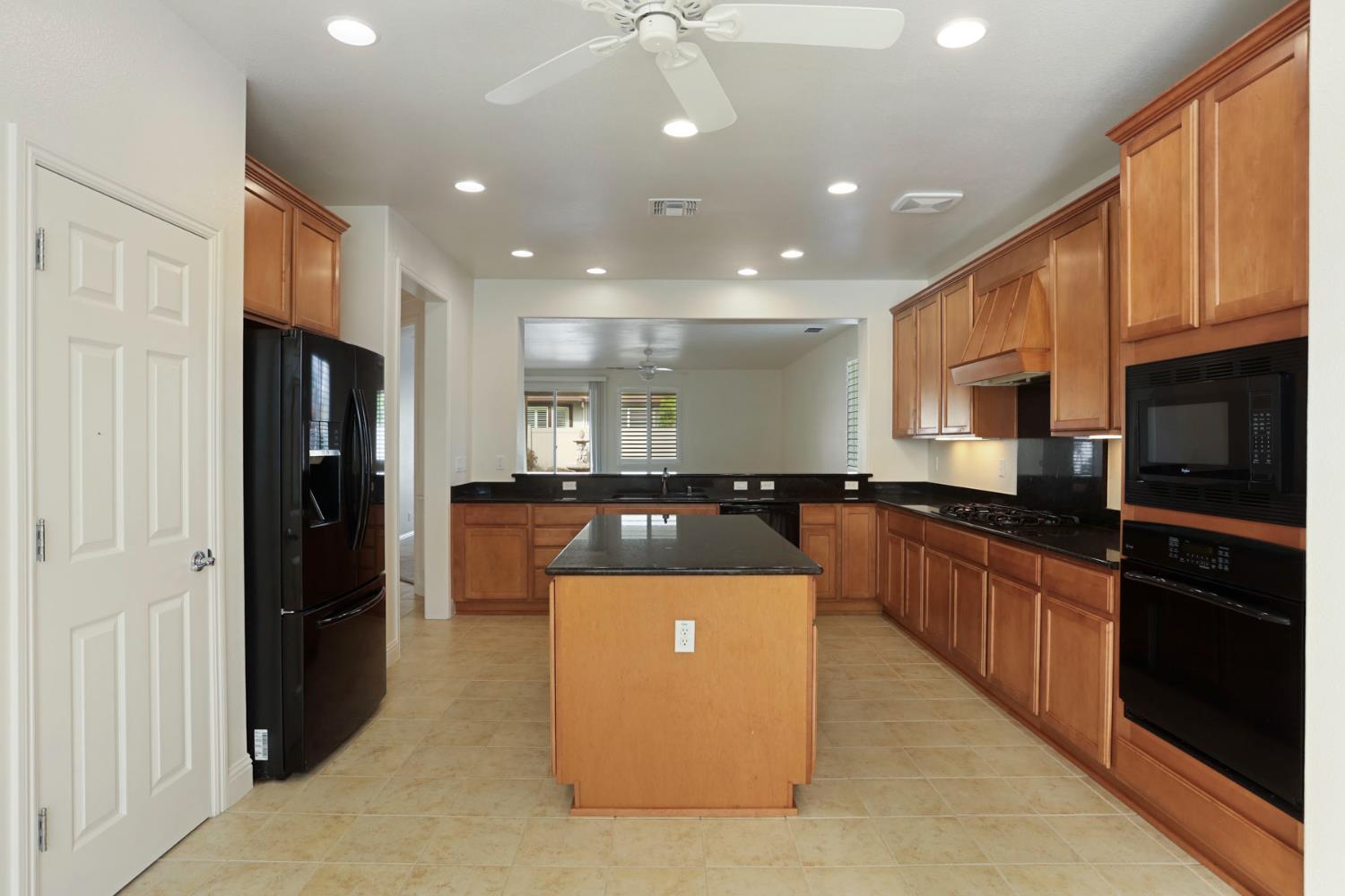 1709 Fox Trot Way, Manteca, CA 95336