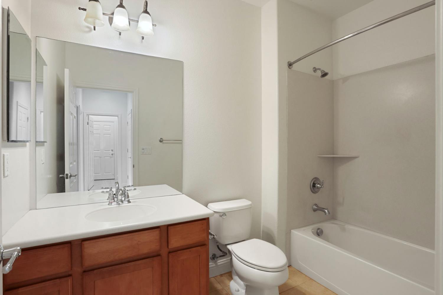 1709 Fox Trot Way, Manteca, CA 95336