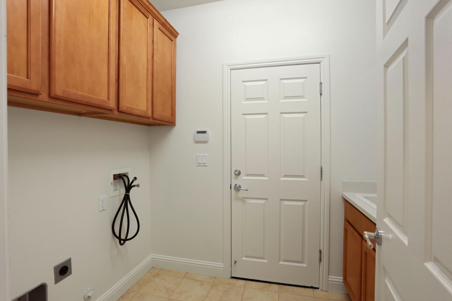 1709 Fox Trot Way, Manteca, CA 95336