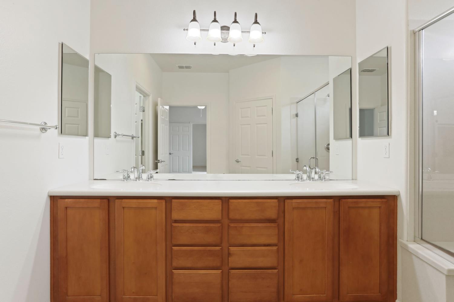 1709 Fox Trot Way, Manteca, CA 95336