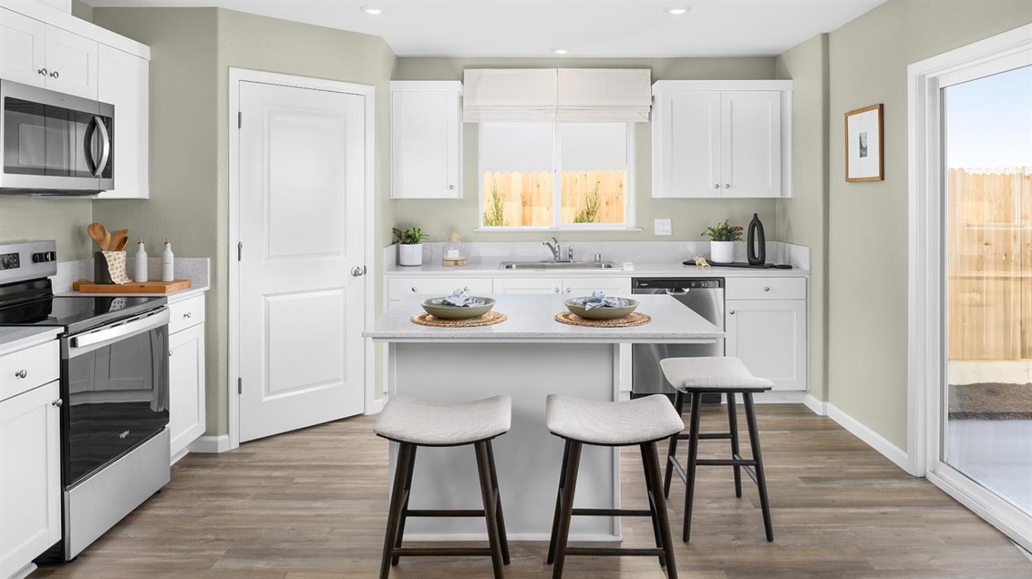 1823 Del Mar Ct, Los Banos, CA 93635