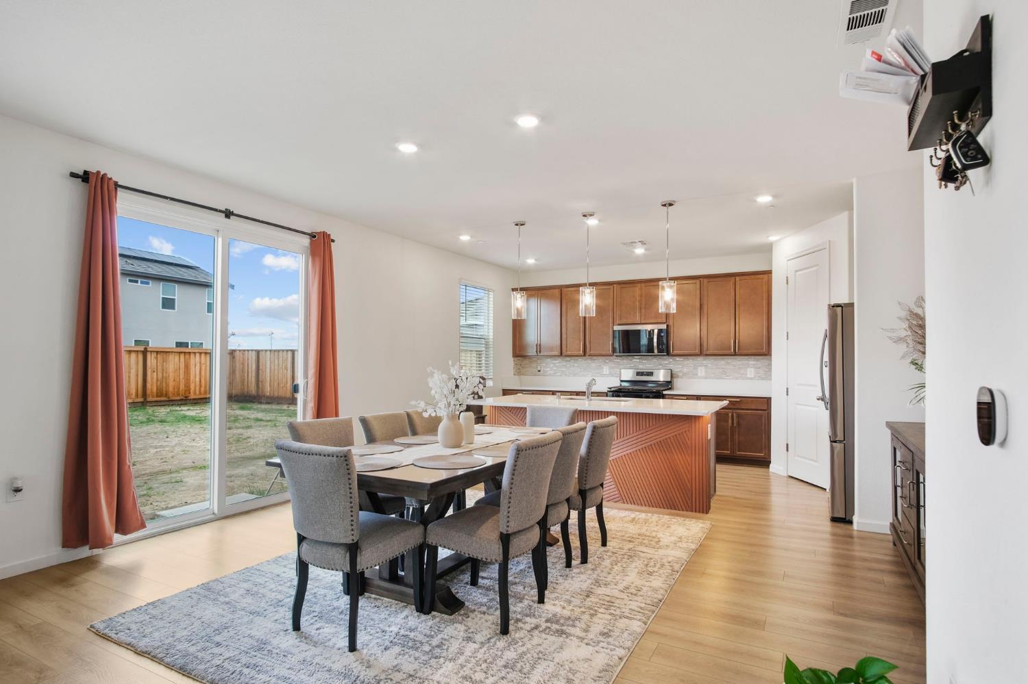 471 Villa Ticino Dr, Manteca, CA 95337