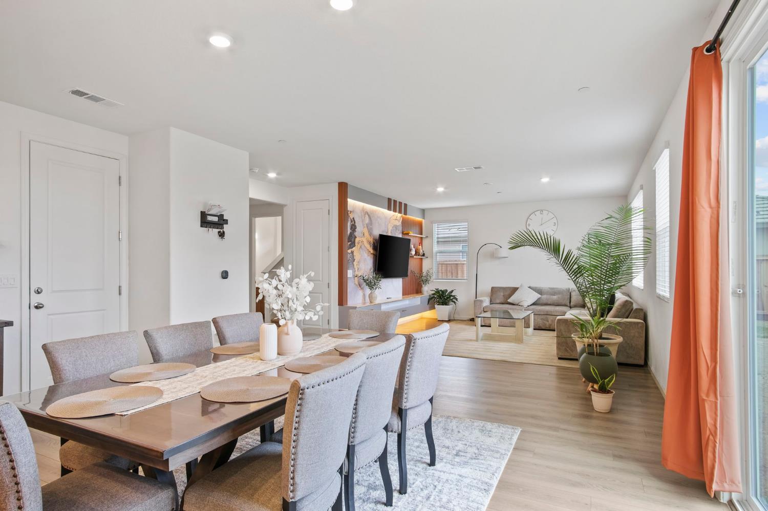 471 Villa Ticino Dr, Manteca, CA 95337