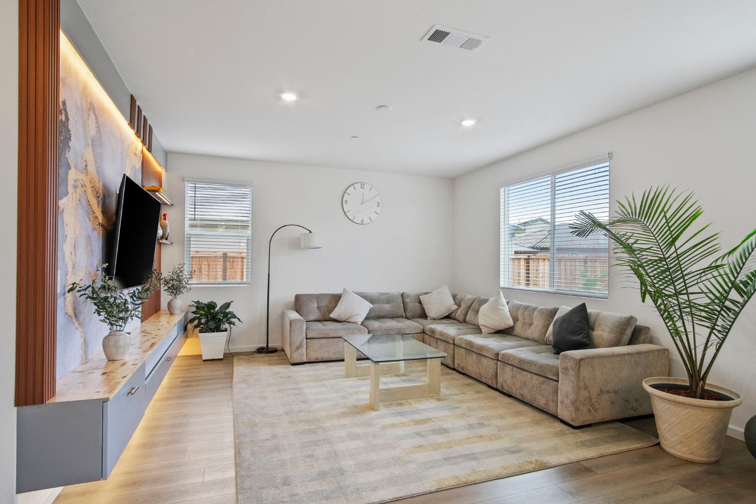 471 Villa Ticino Dr, Manteca, CA 95337