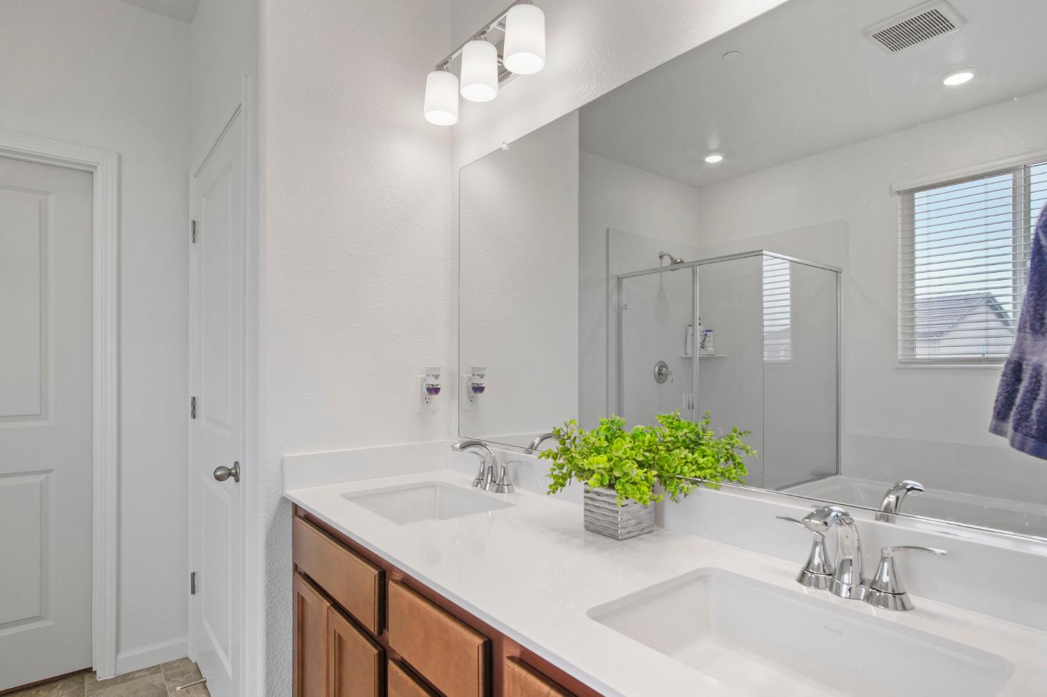 471 Villa Ticino Dr, Manteca, CA 95337