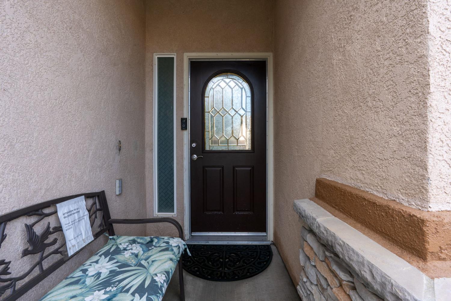 805 El Tesoro Ln, Los Banos, CA 93635