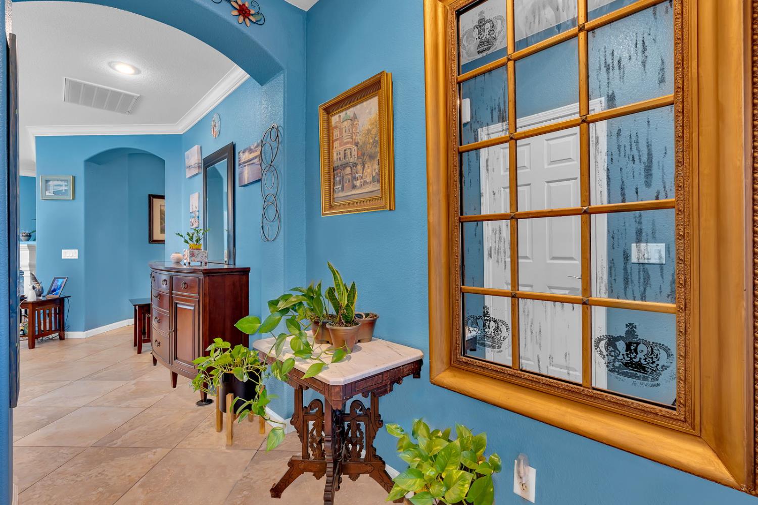 805 El Tesoro Ln, Los Banos, CA 93635