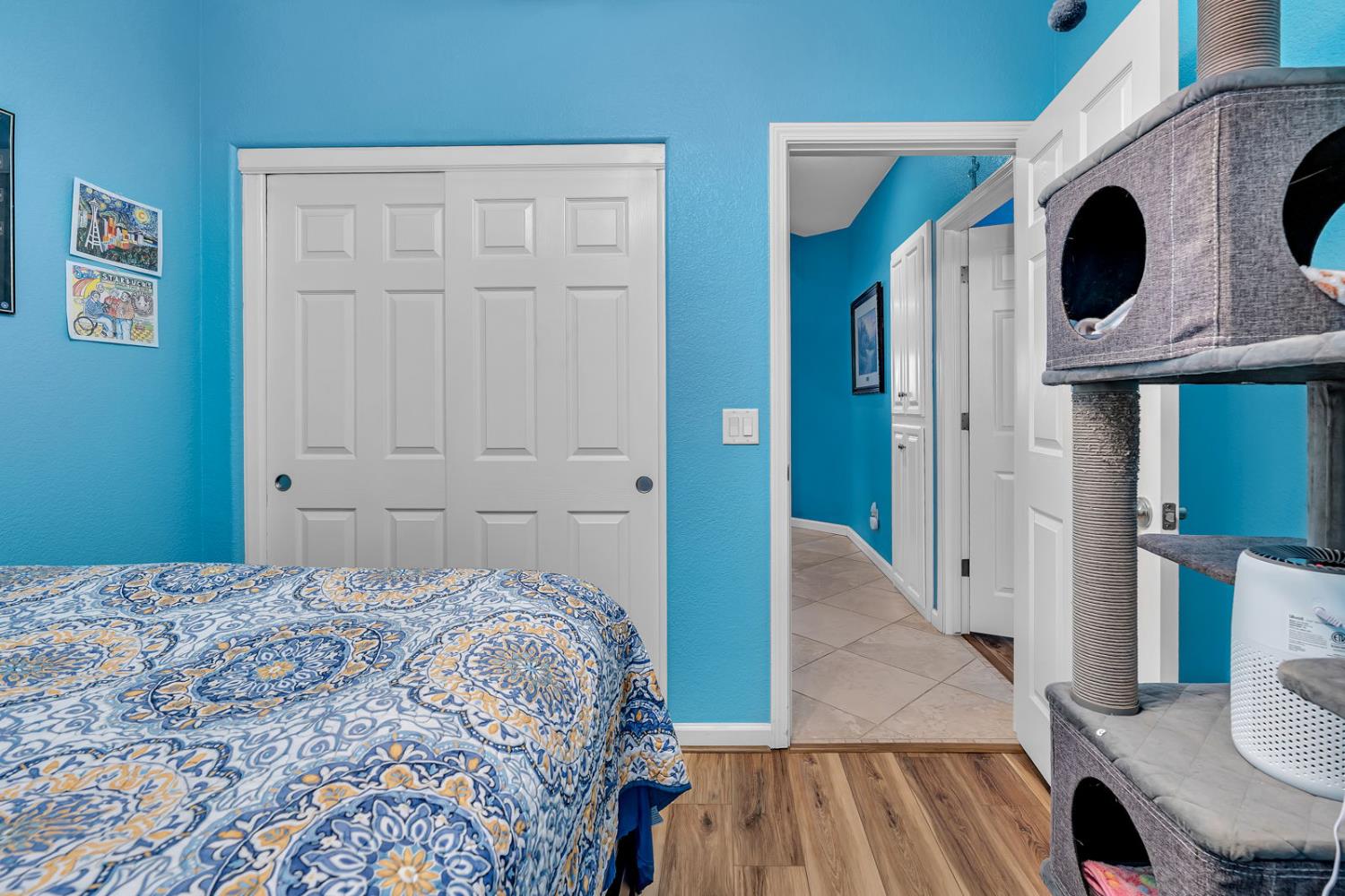 805 El Tesoro Ln, Los Banos, CA 93635