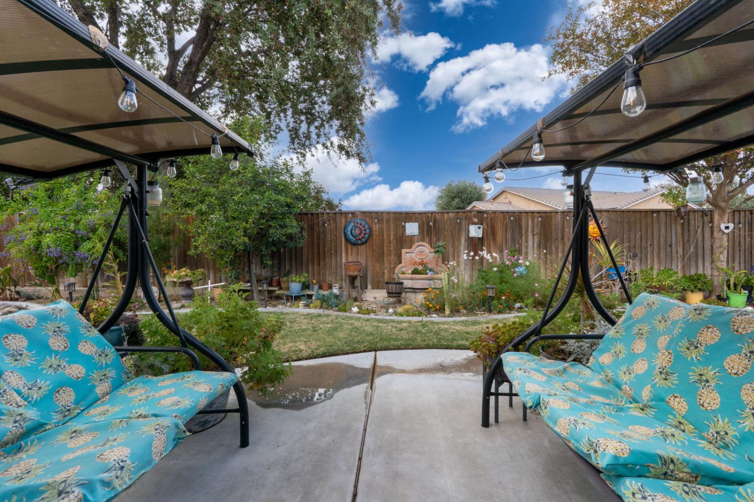 805 El Tesoro Ln, Los Banos, CA 93635