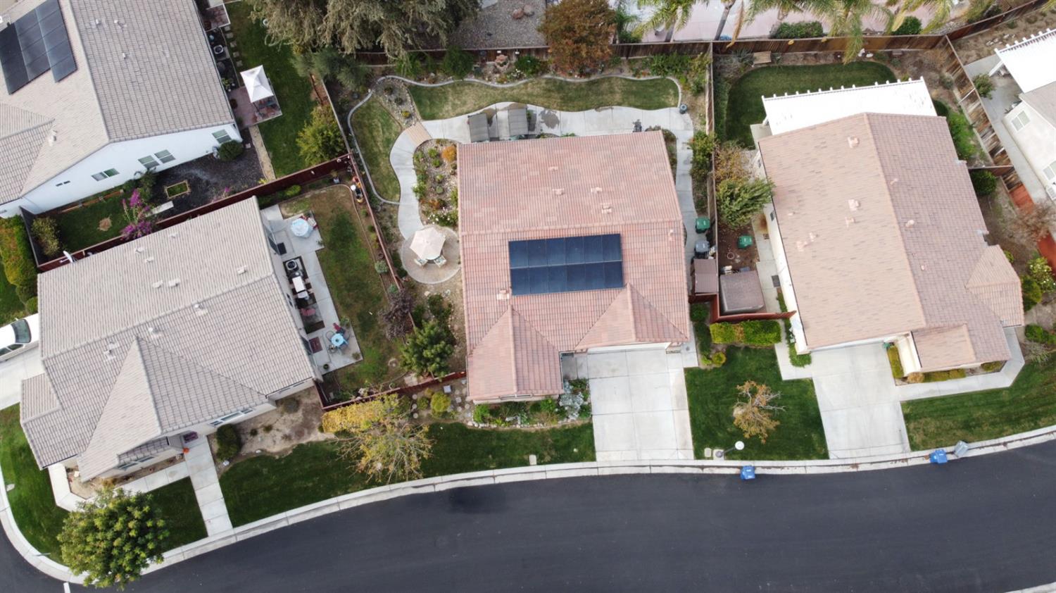 805 El Tesoro Ln, Los Banos, CA 93635