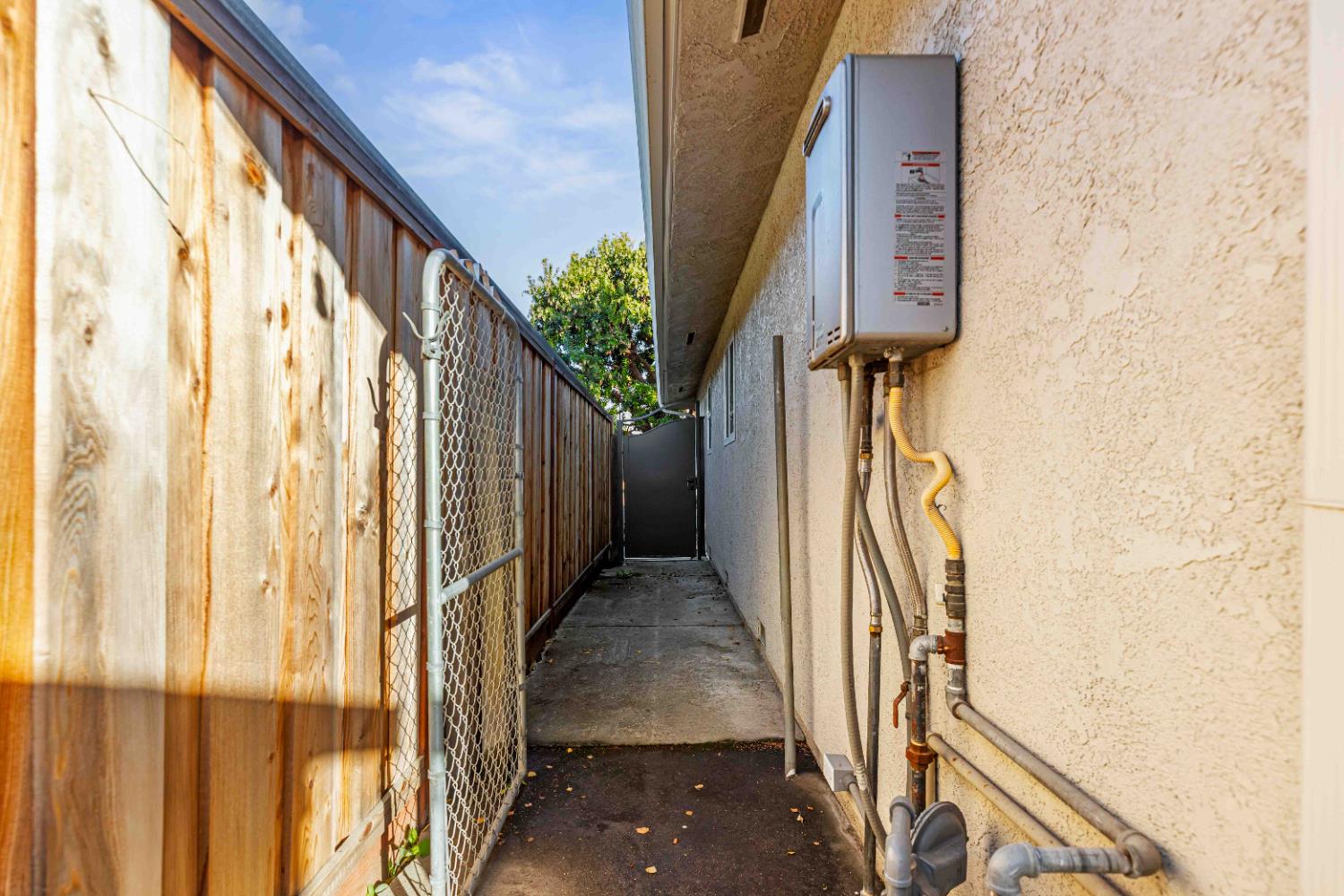 545 N Daubenberger Rd, Turlock, CA 95380