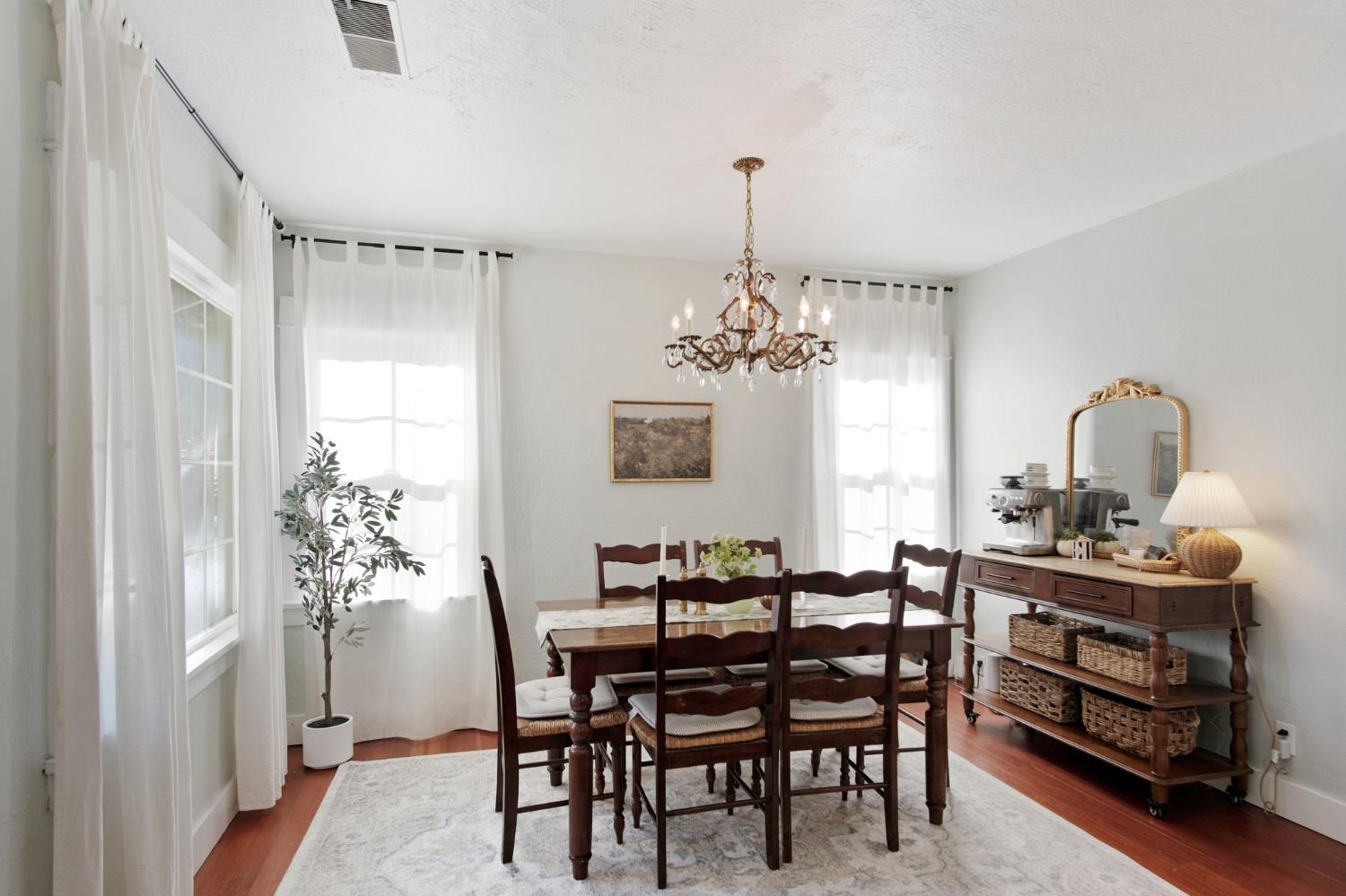 525 Semple St, Modesto, CA 95354