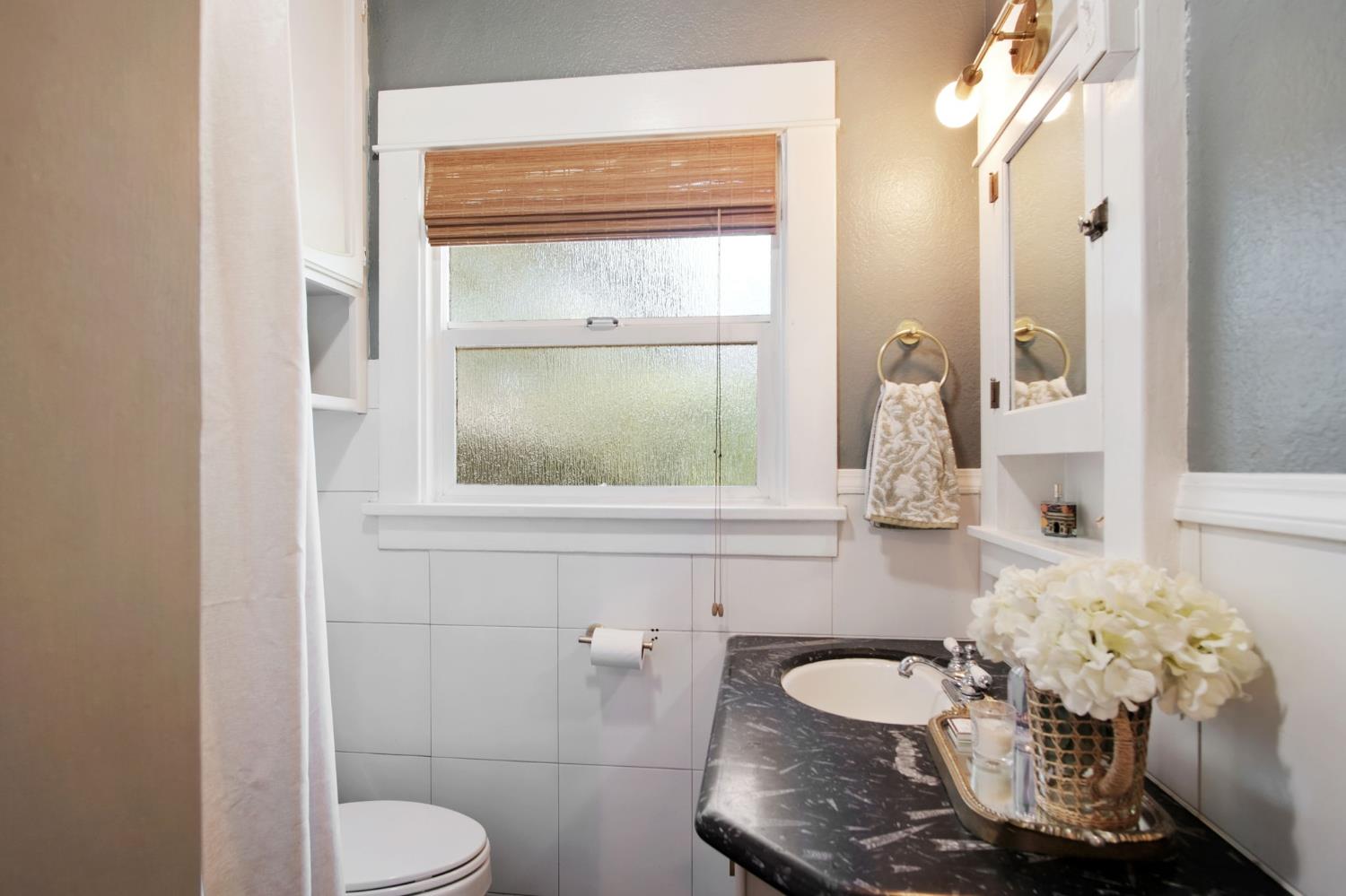 525 Semple St, Modesto, CA 95354