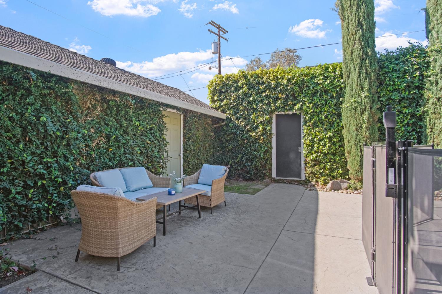 525 Semple St, Modesto, CA 95354