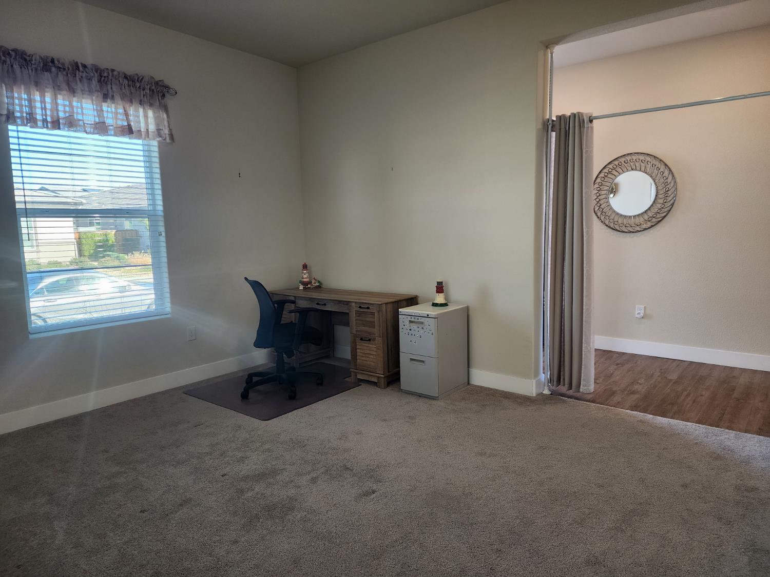 1267 Laurel Dr, Manteca, CA 95336