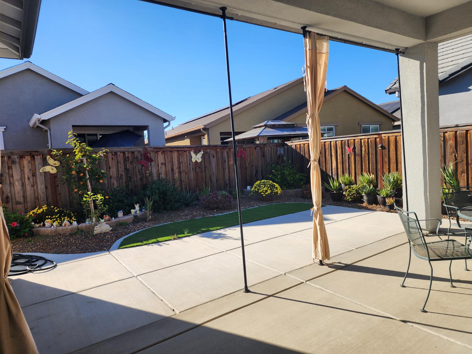 1267 Laurel Dr, Manteca, CA 95336