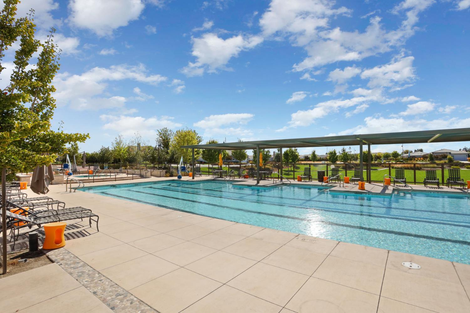 1267 Laurel Dr, Manteca, CA 95336