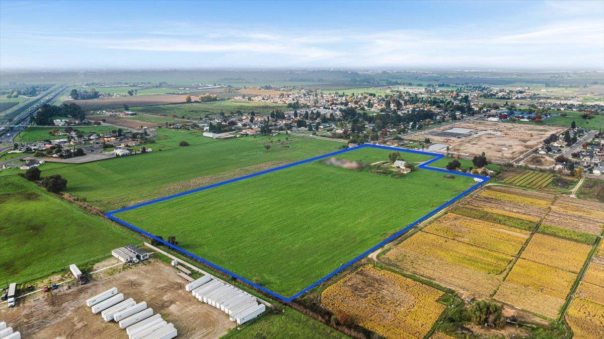 2679 Lobo Ave, Merced, CA 95348