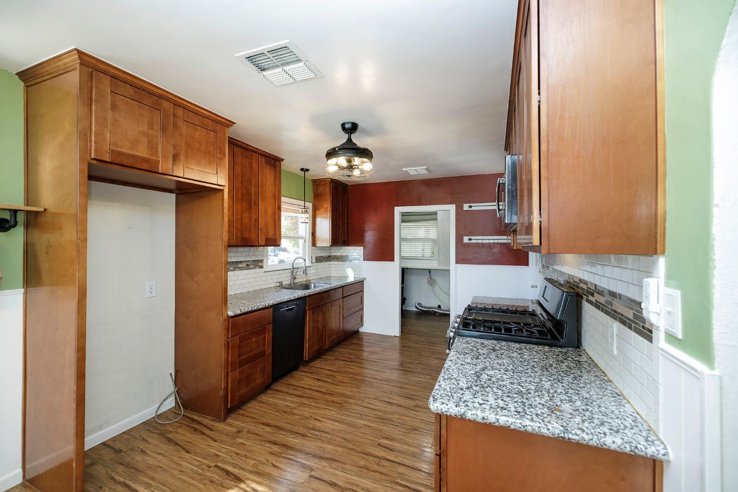 1705 Miller Ave, Modesto, CA 95354