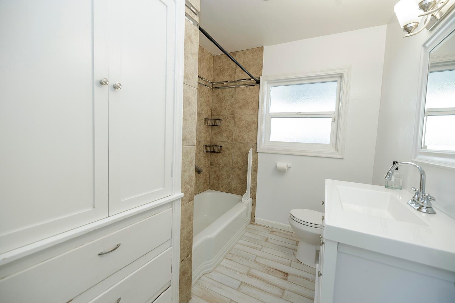 1705 Miller Ave, Modesto, CA 95354