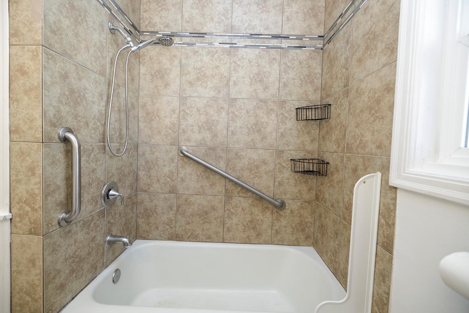 1705 Miller Ave, Modesto, CA 95354