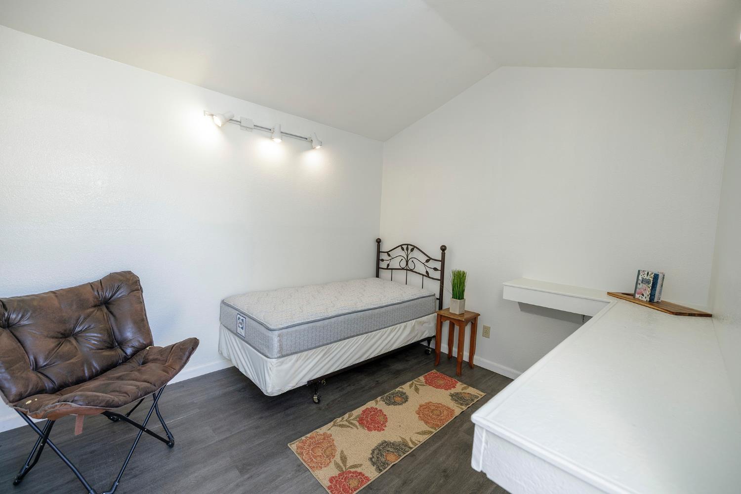 1705 Miller Ave, Modesto, CA 95354