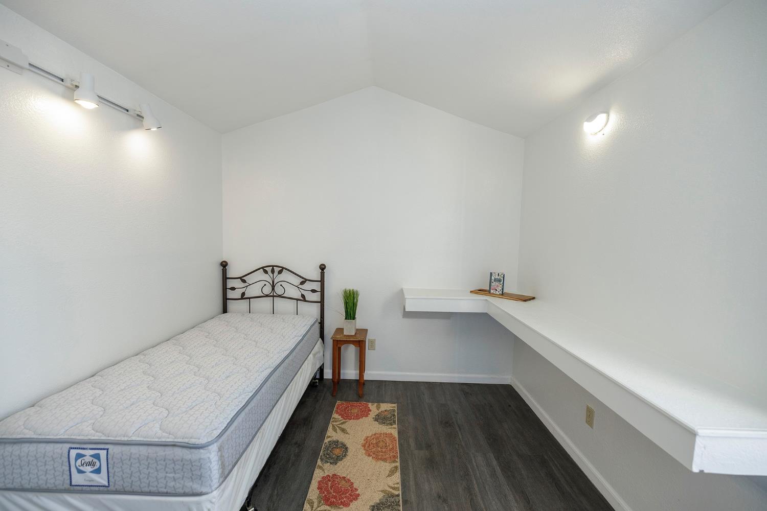 1705 Miller Ave, Modesto, CA 95354