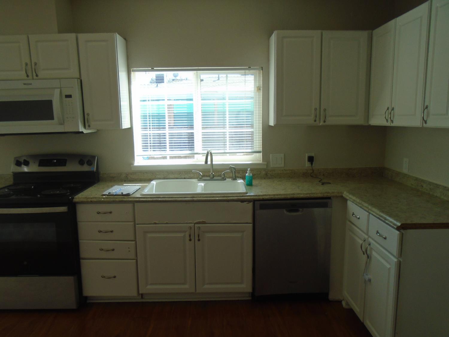 322 Johnson St, Modesto, CA 95354