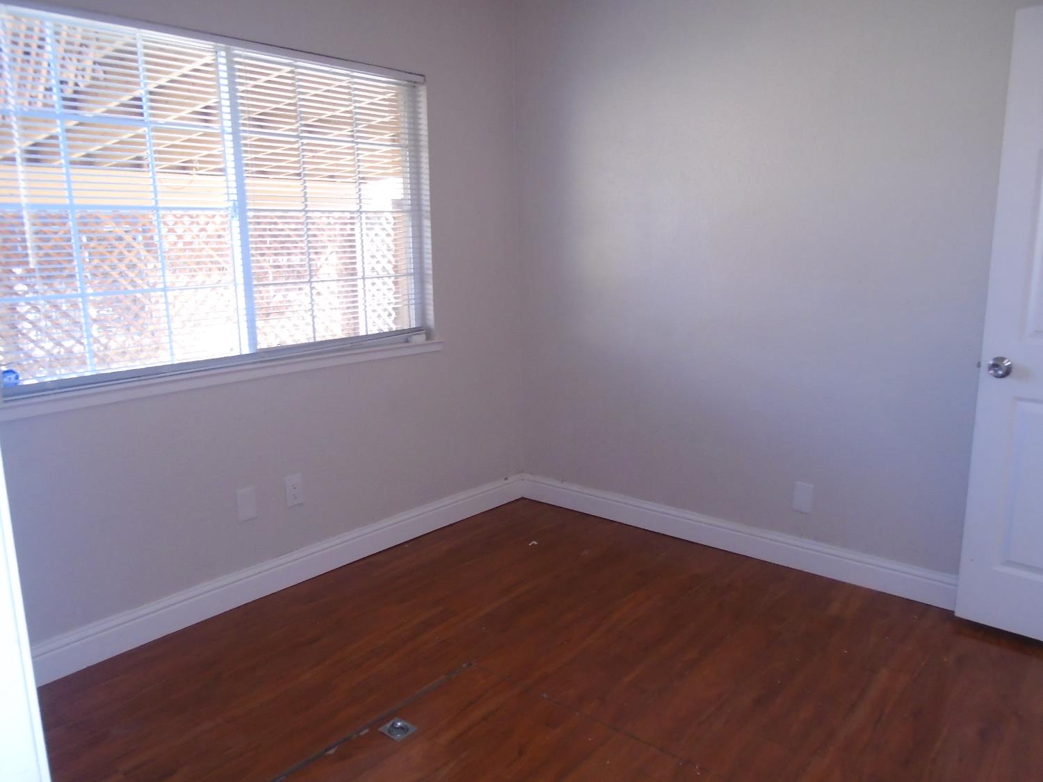 322 Johnson St, Modesto, CA 95354