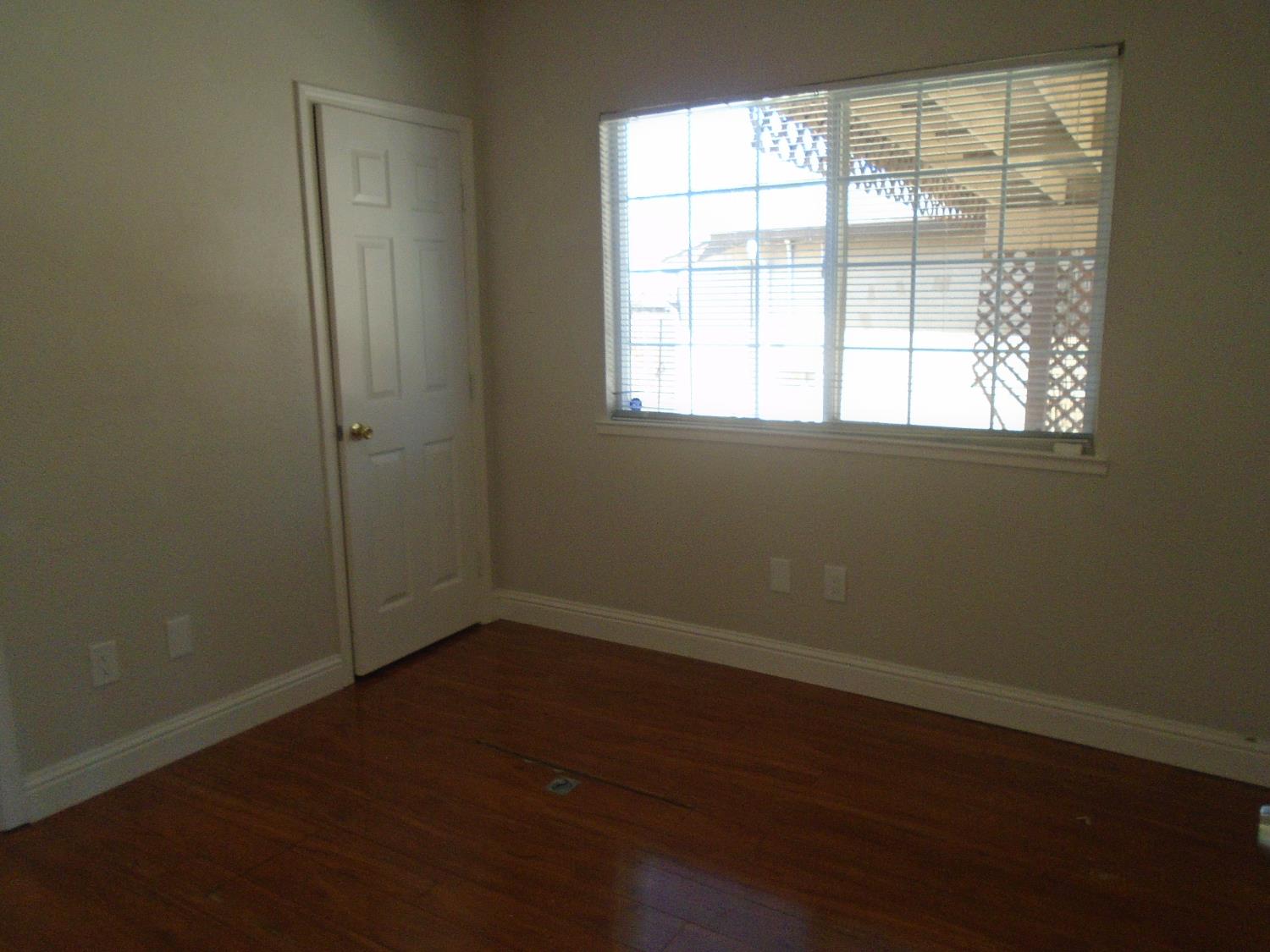 322 Johnson St, Modesto, CA 95354