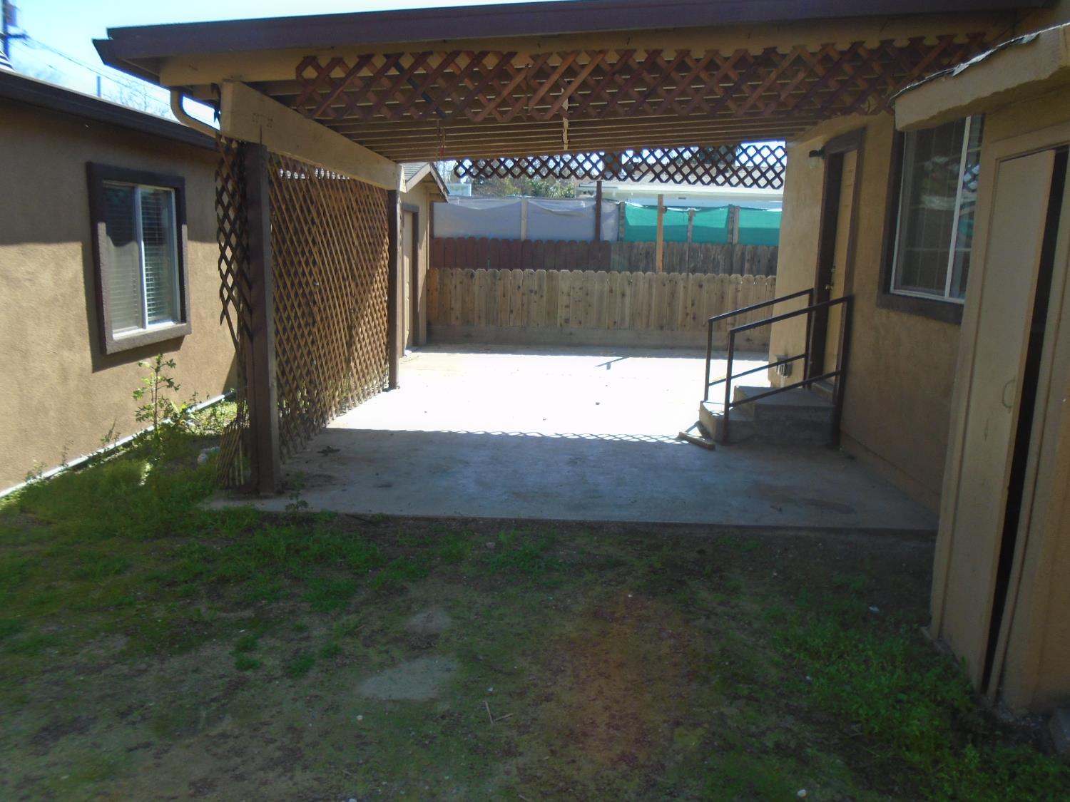 322 Johnson St, Modesto, CA 95354