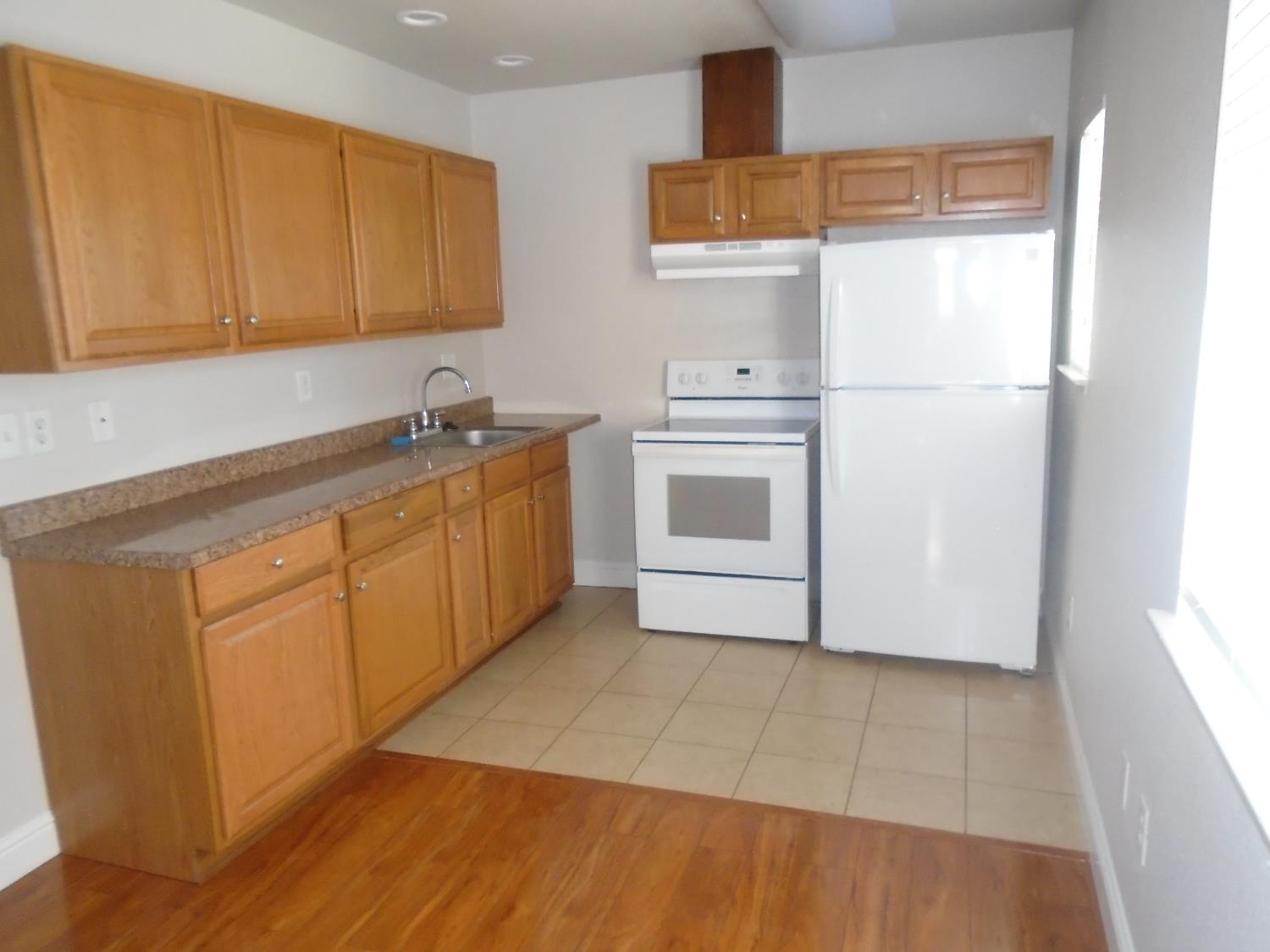 322 Johnson St, Modesto, CA 95354