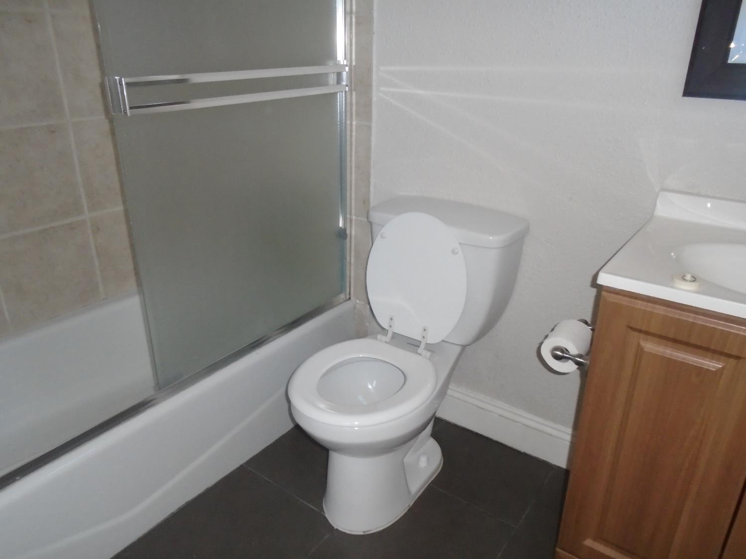 322 Johnson St, Modesto, CA 95354