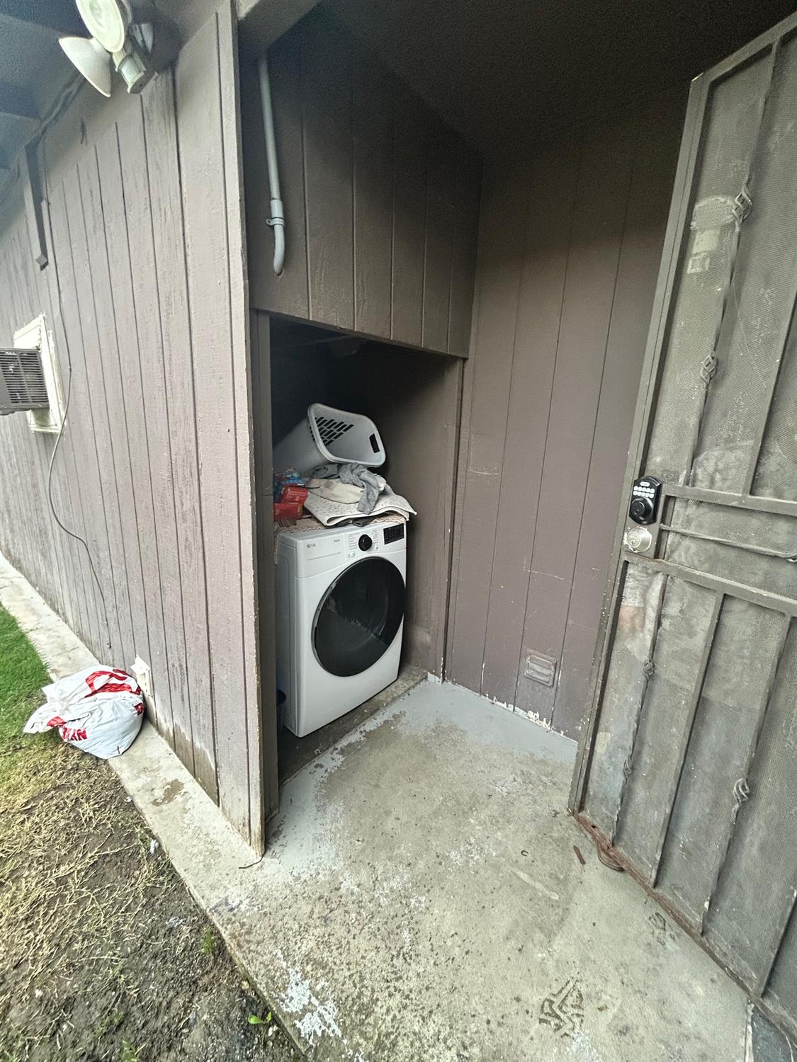 921 Atlantic Dr, Modesto, CA 95358