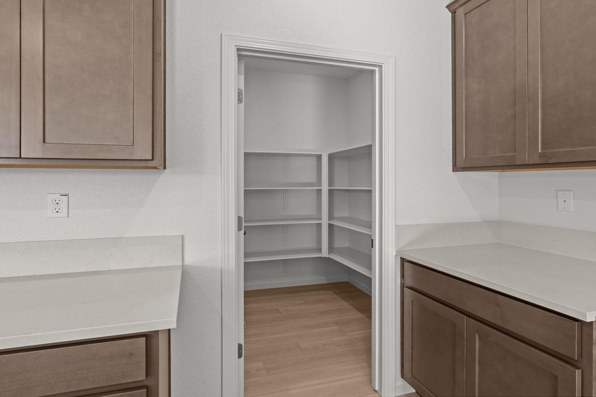 905 Zennor Pl, Patterson, CA 95363