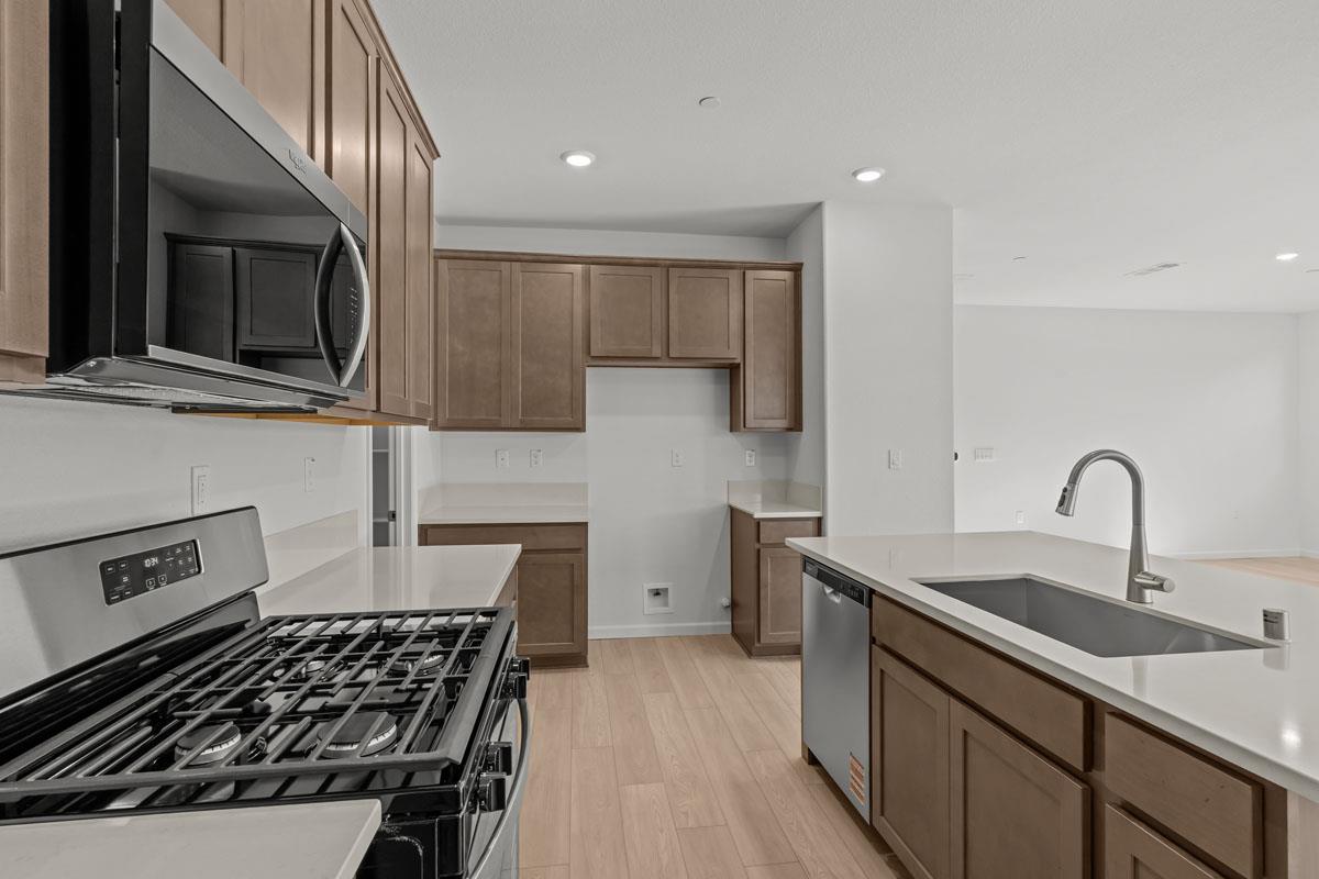 905 Zennor Pl, Patterson, CA 95363