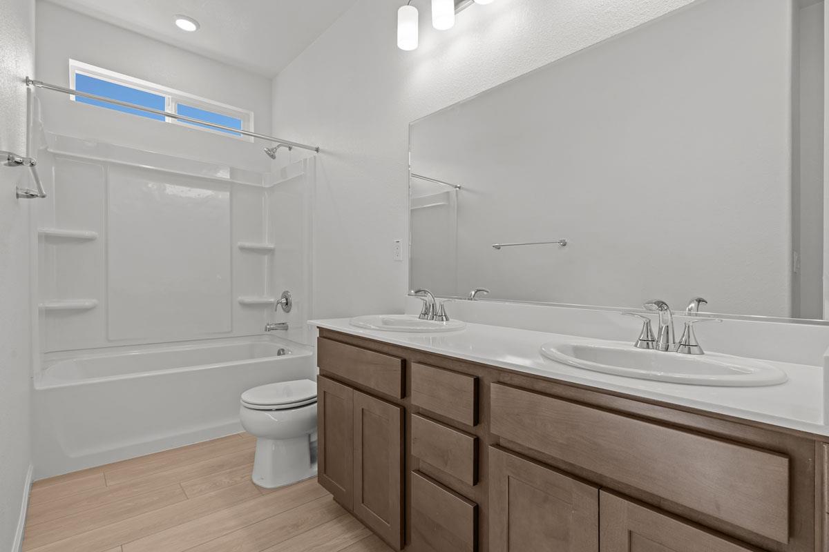 905 Zennor Pl, Patterson, CA 95363