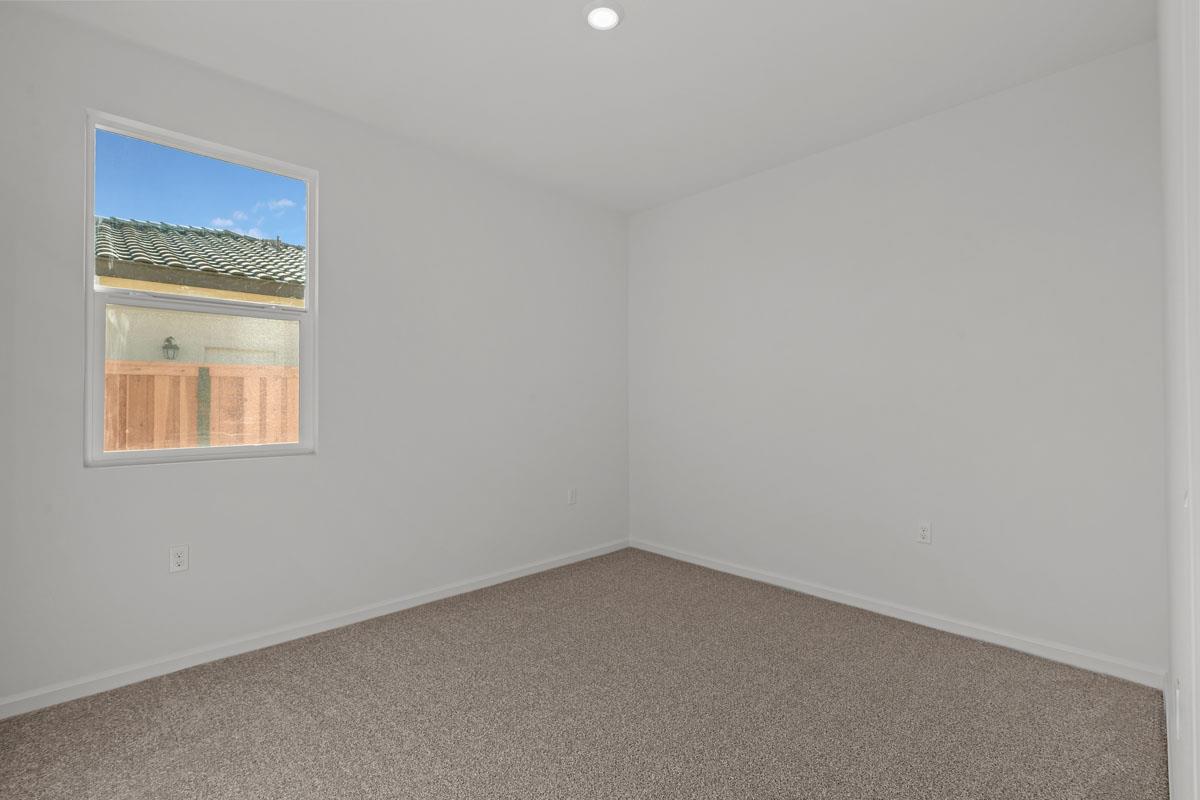 905 Zennor Pl, Patterson, CA 95363