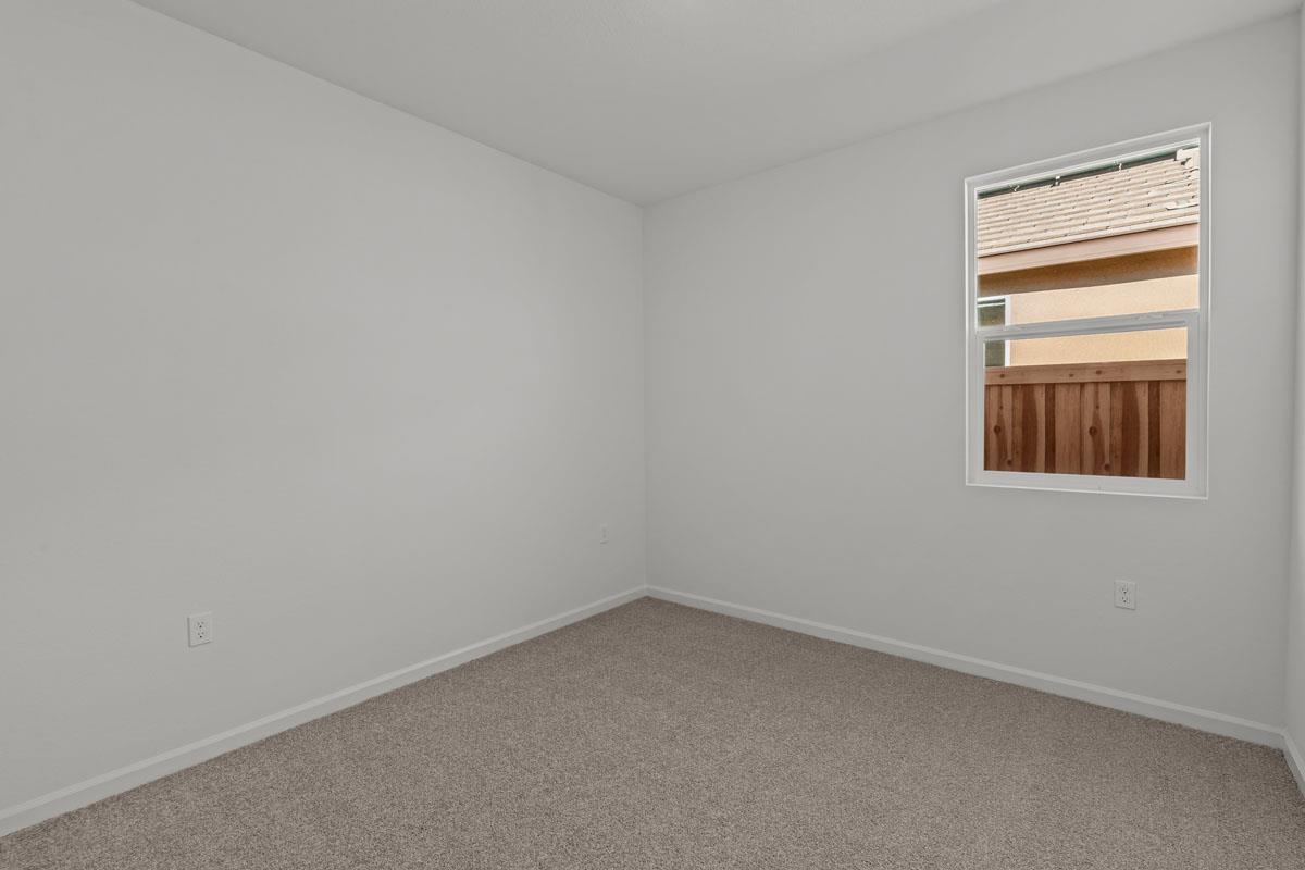 905 Zennor Pl, Patterson, CA 95363