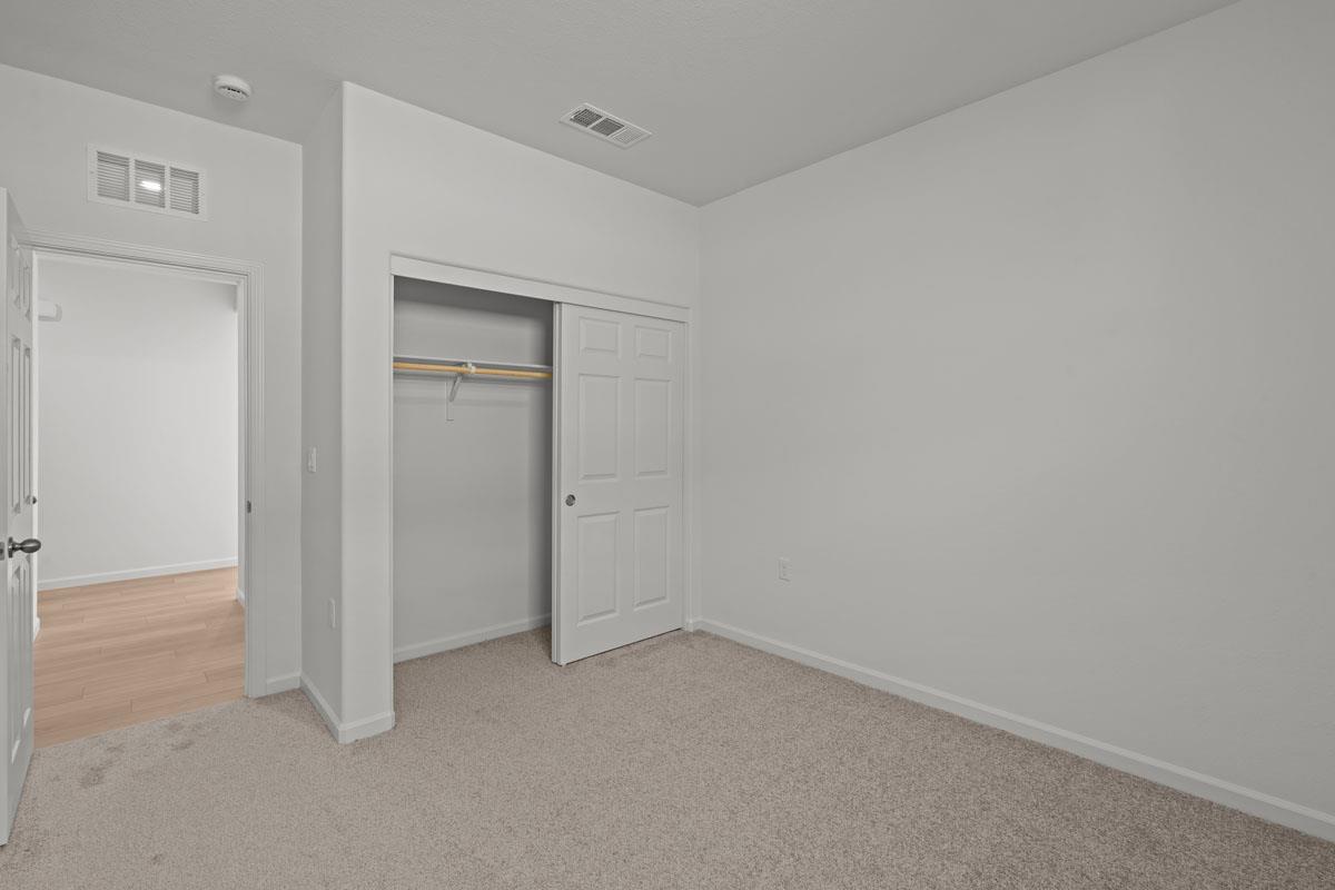 905 Zennor Pl, Patterson, CA 95363