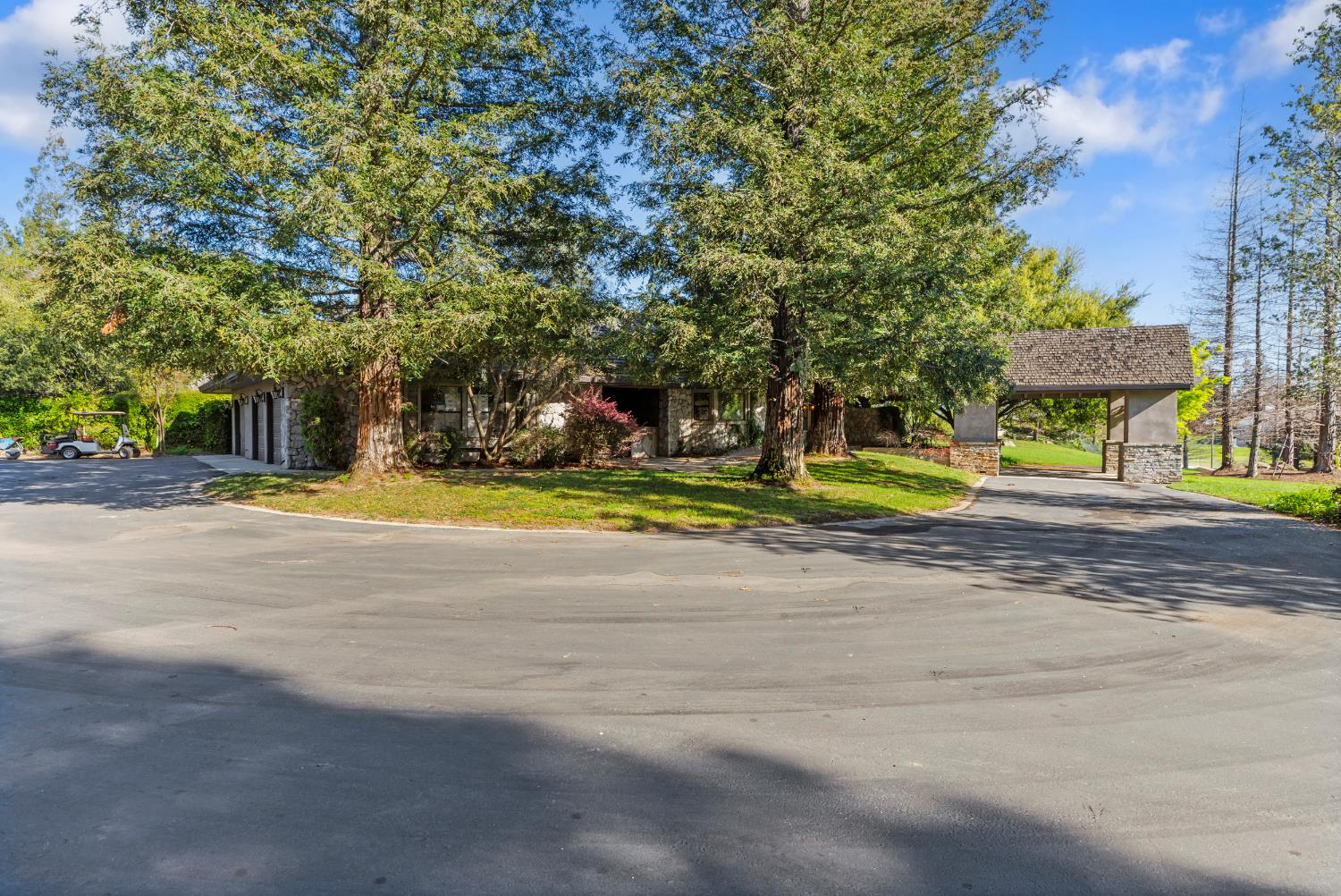 8519 Oak Creek Ct, Oakdale, CA 95361