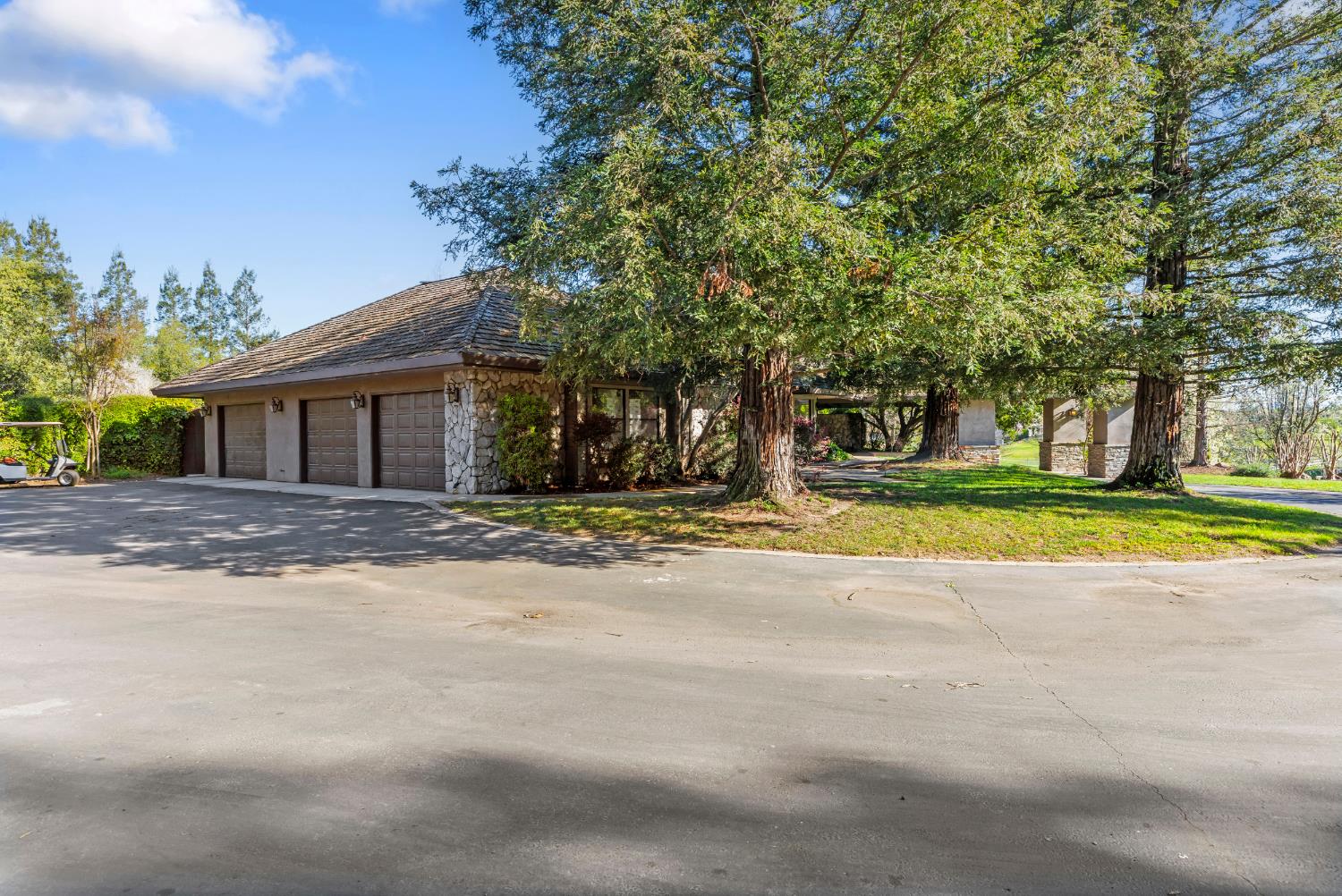 8519 Oak Creek Ct, Oakdale, CA 95361