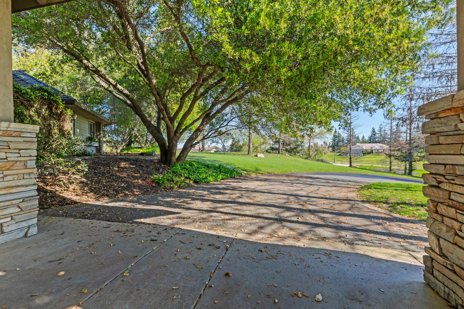 8519 Oak Creek Ct, Oakdale, CA 95361