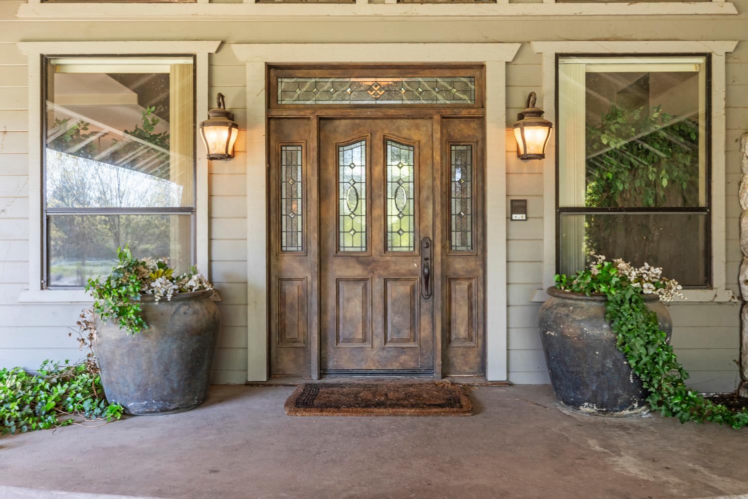 8519 Oak Creek Ct, Oakdale, CA 95361