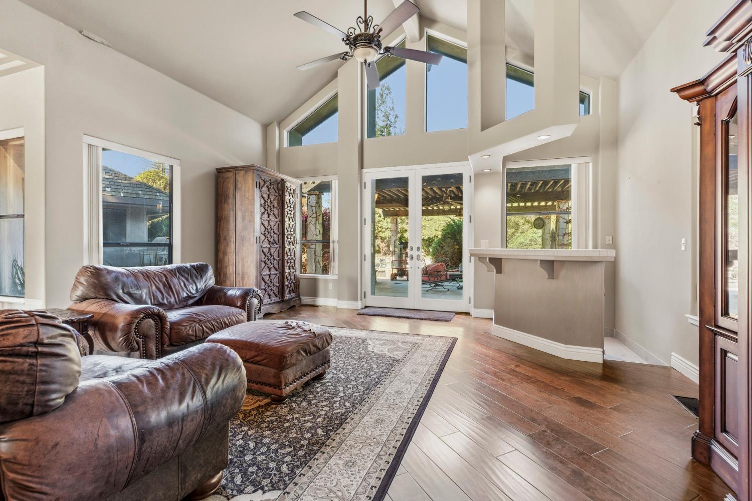 8519 Oak Creek Ct, Oakdale, CA 95361