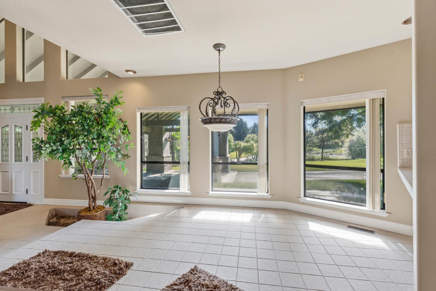 8519 Oak Creek Ct, Oakdale, CA 95361